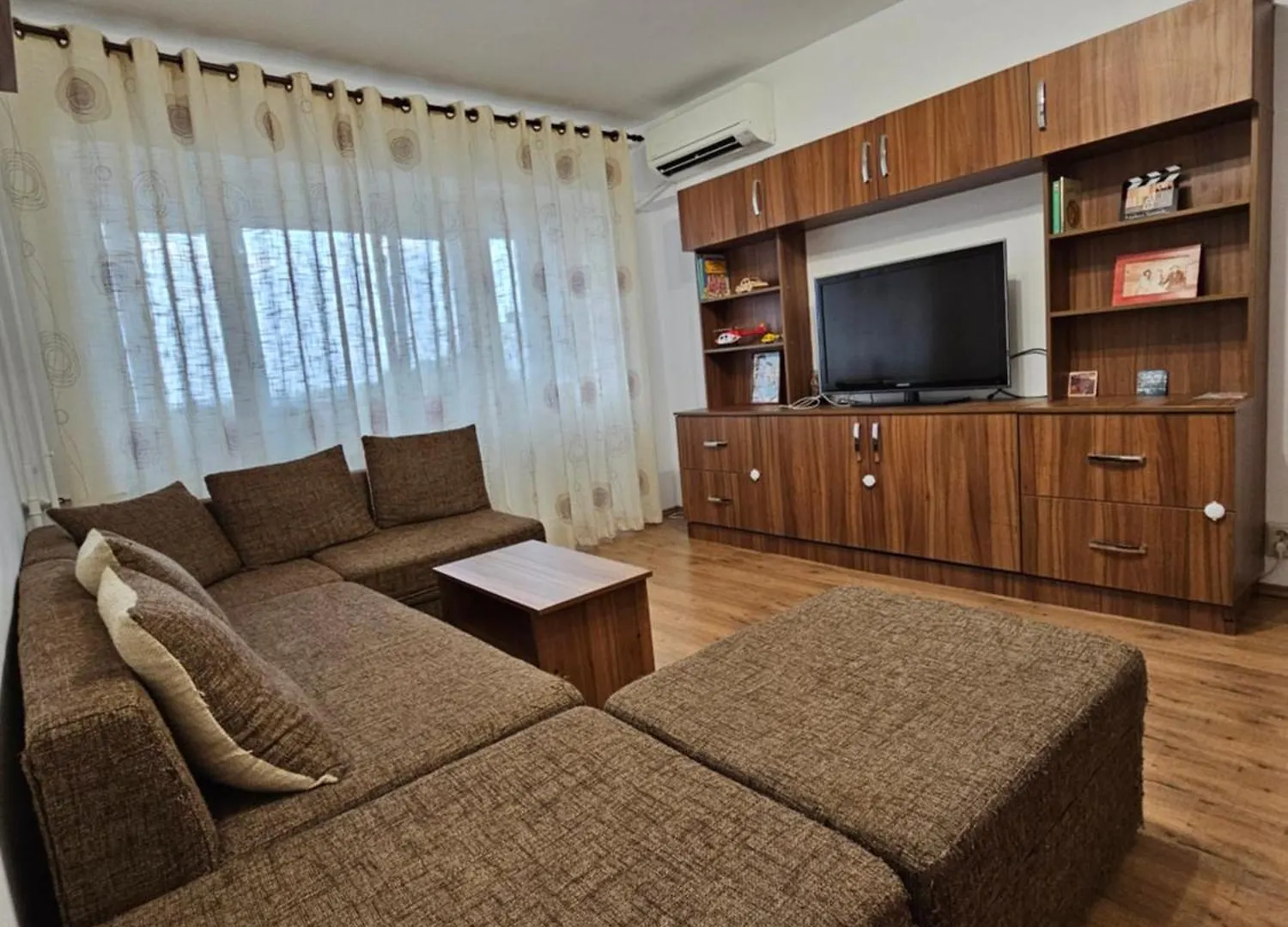 Cosy Apartment Close To City Center With Parking Lot location